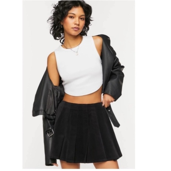 Forever 21 Dresses & Skirts - Forever 21 Crushed Velvet Pleated Black Mini Skirt